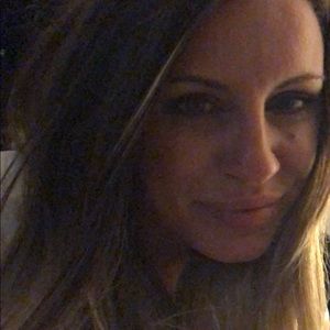 Meet your Posher, Mercedes